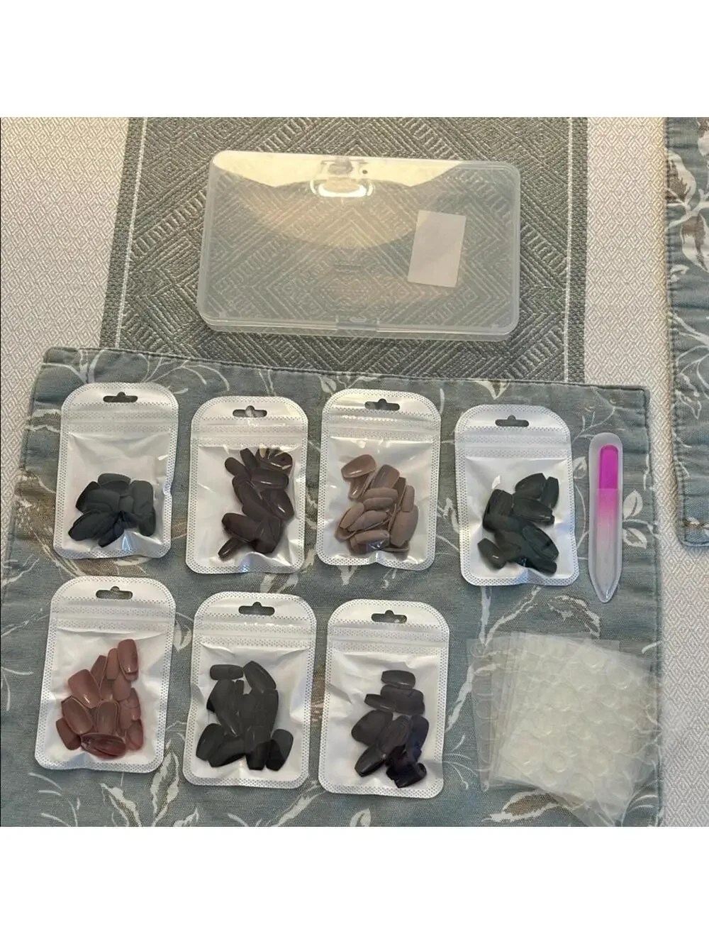 Nail Art Tips Set with Glass File and Case, 7 sets